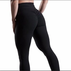ASB2B black ruched booty lifting leggings size medium